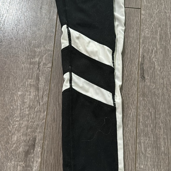 Zella black leggings with white mesh details S - Picture 2 of 3